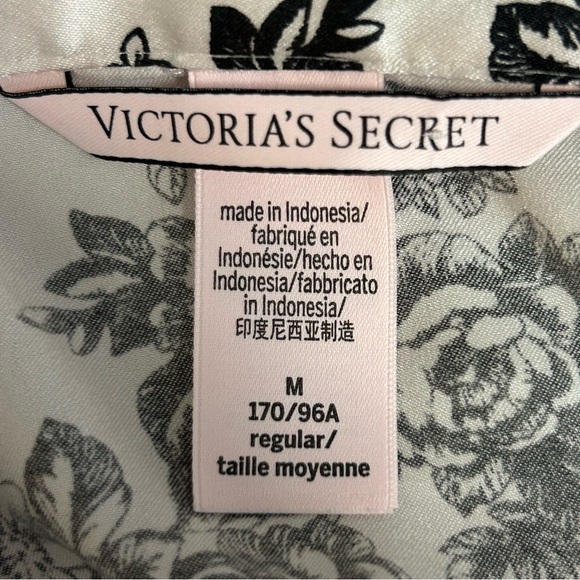 Victoria’s Secret Satin Pajama Set M Toile Print Button Top & Pants Holiday Luxe - Picture 9 of 11